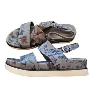 Bussola sz 38 floral bluebell leather sandals sz 7.5 SH173